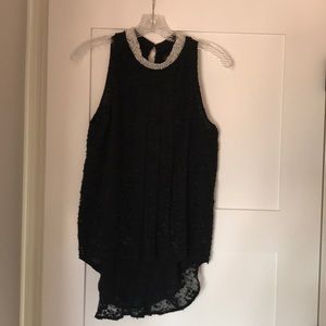 Black blouse high / low with pearl collar